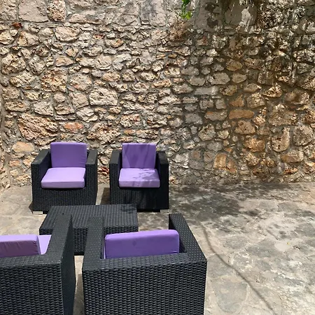 Artist * Sveta Nedelja (Hvar)