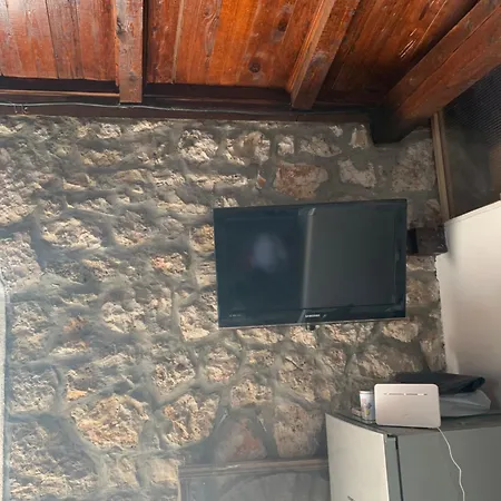 Artist * Sveta Nedelja (Hvar)